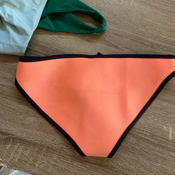 triangle bikini bottoms size MED - Picture 2 of 2